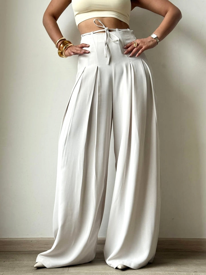 White Belt & Pleats Pants