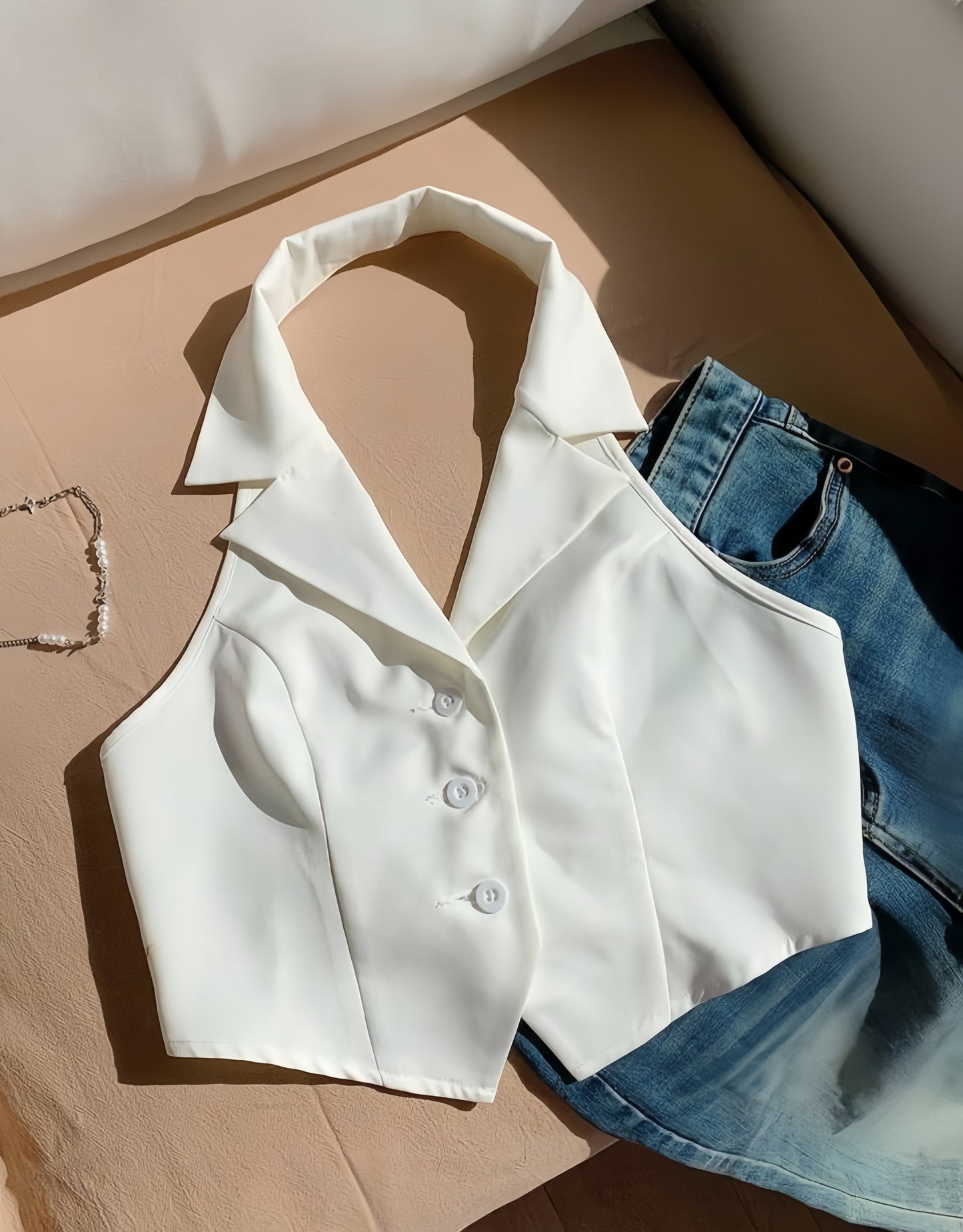 Collar waistcoat with back fastening