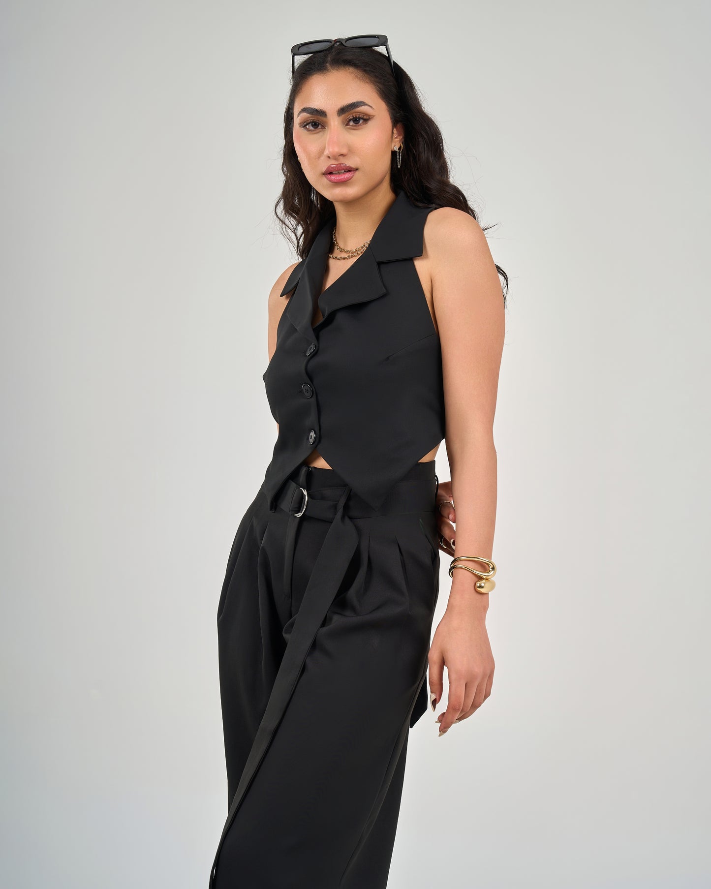 Collar waistcoat with back fastening