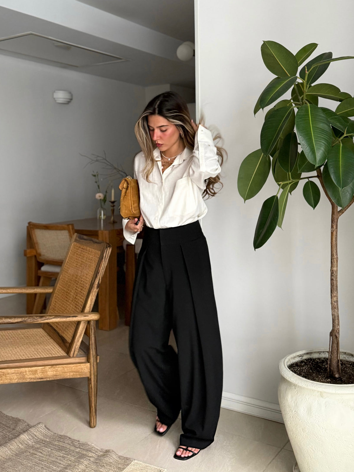 Luna trousers with accented pleats