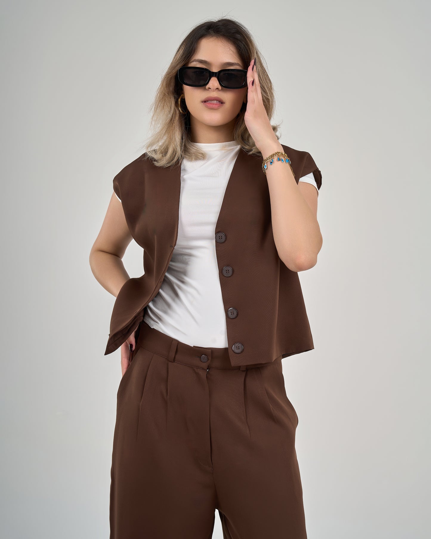 Compact v neck vest in brown