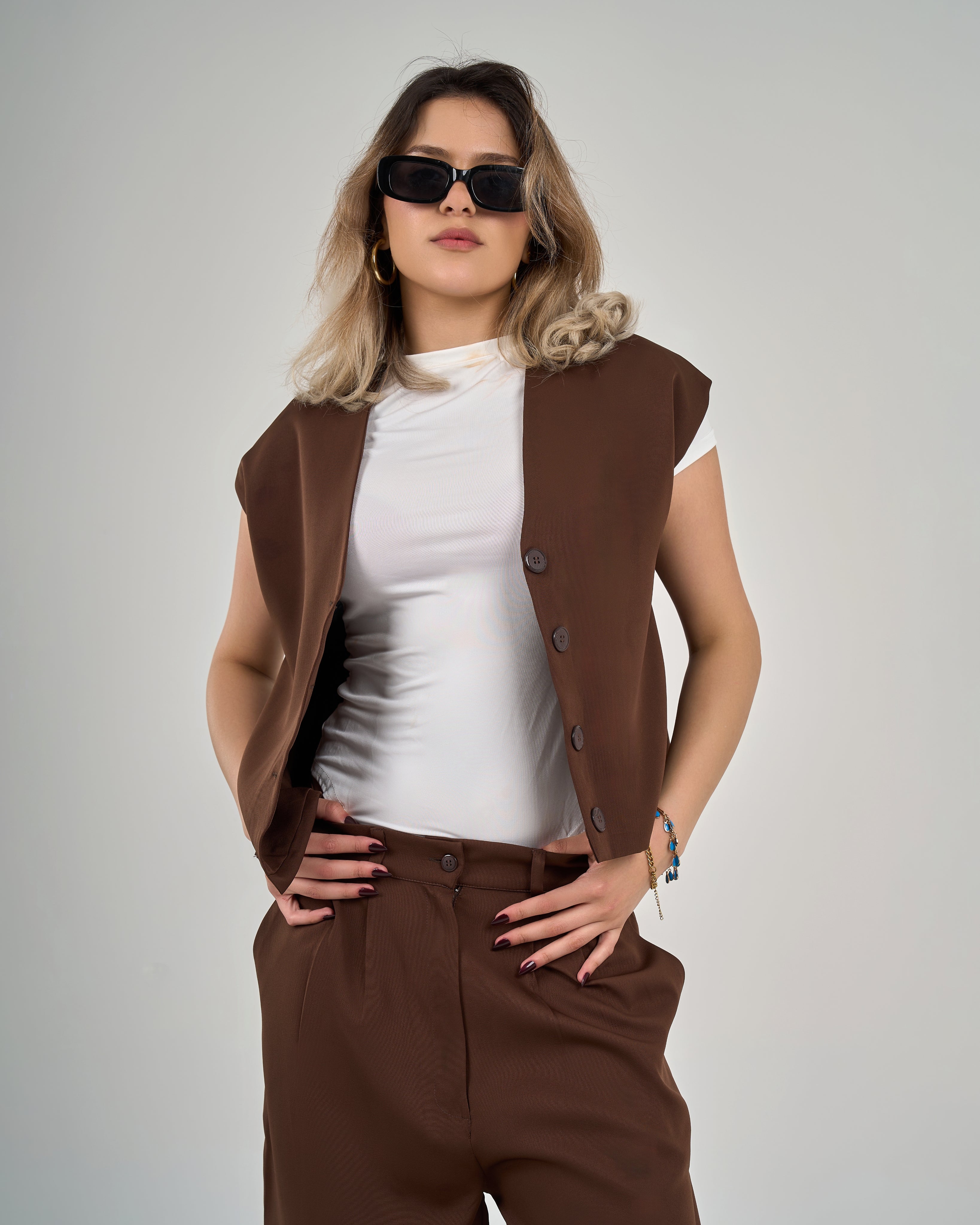 Compact v neck vest in brown