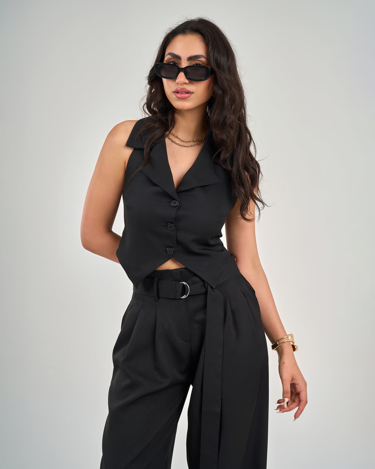 Collar waistcoat with back fastening