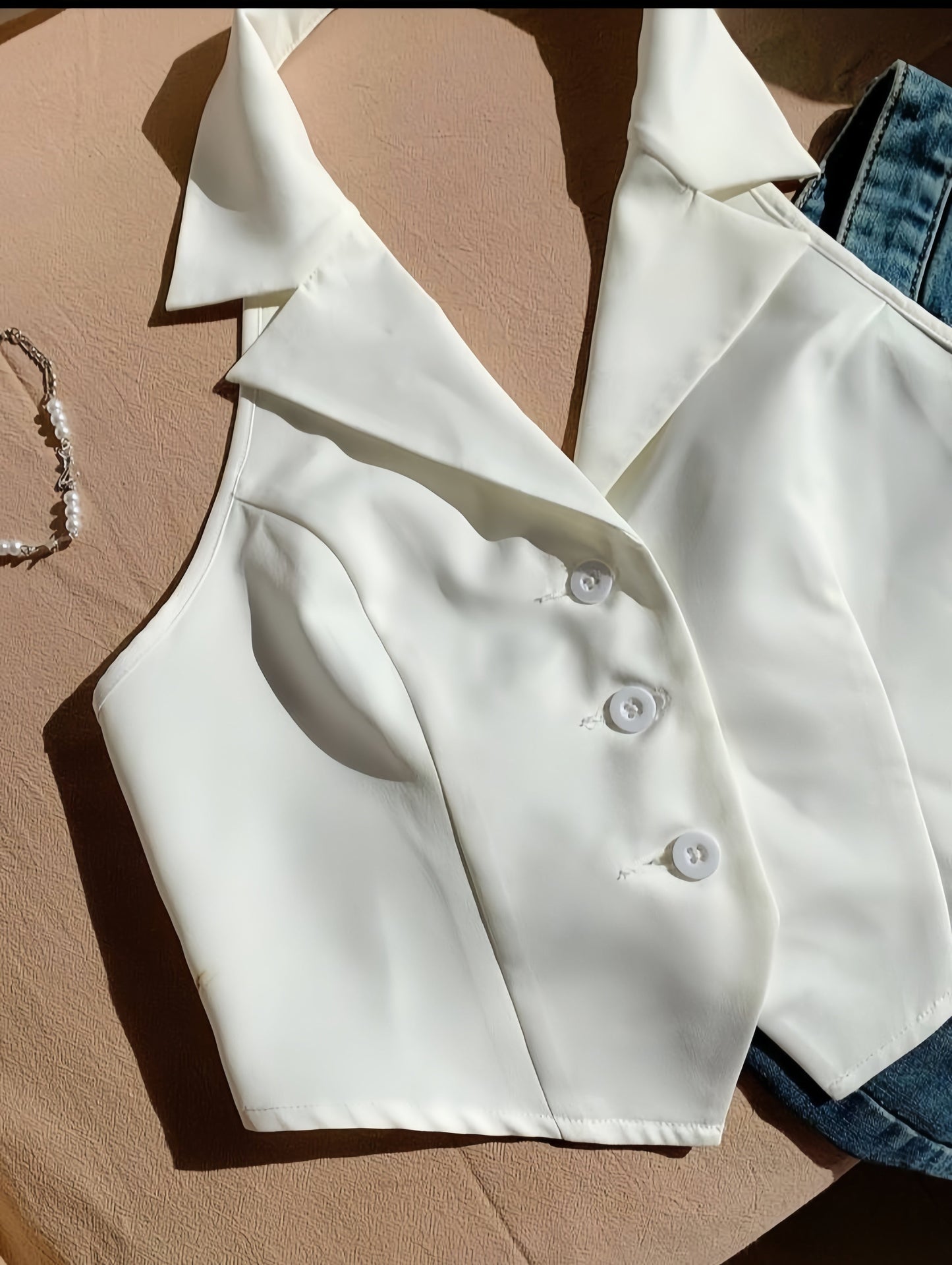 Collar waistcoat with back fastening