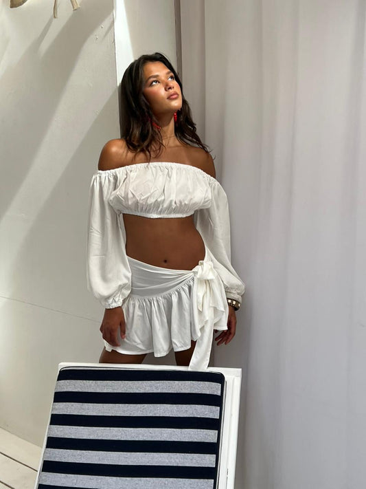 Latina set with mini skirt