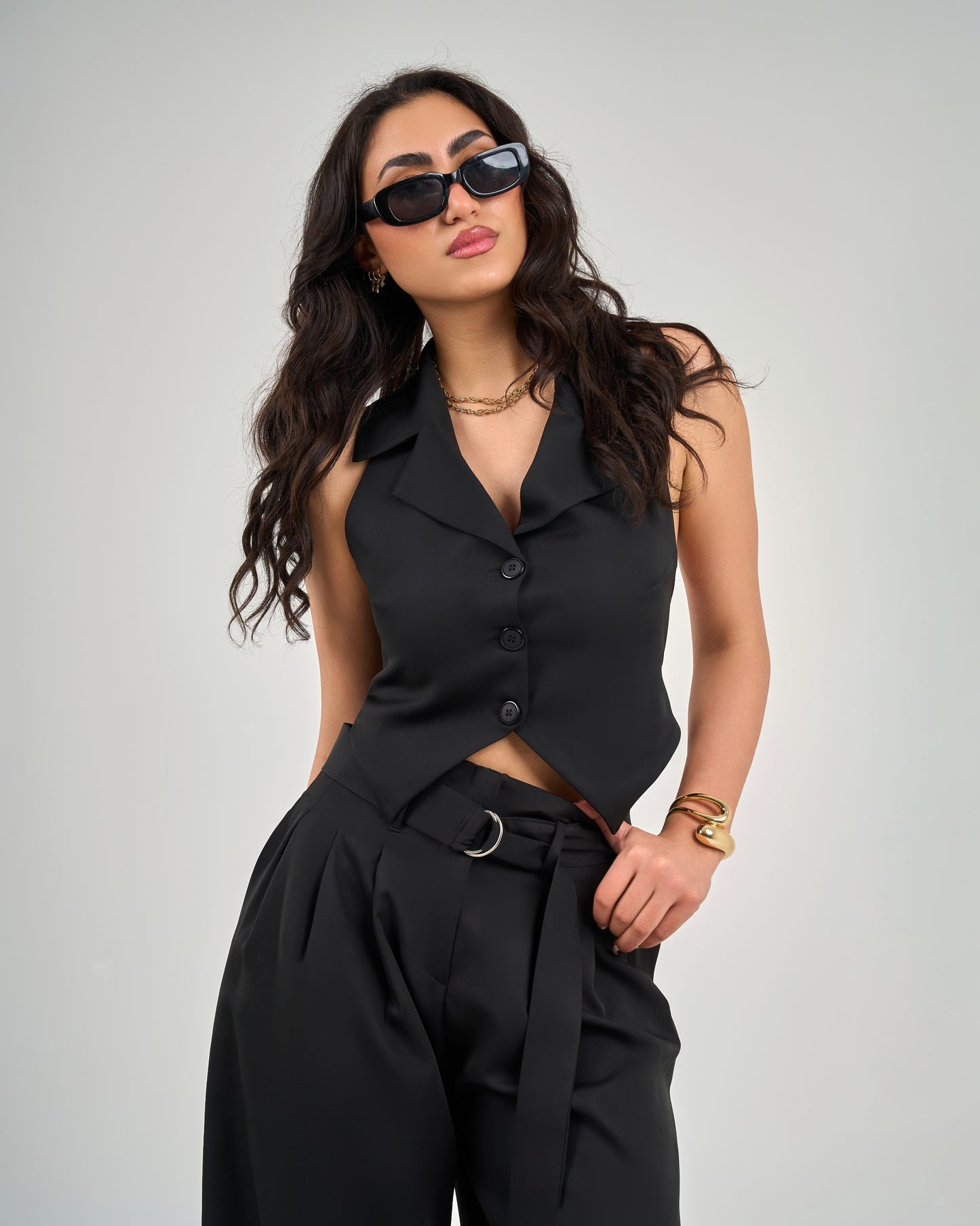 Collar waistcoat with back fastening