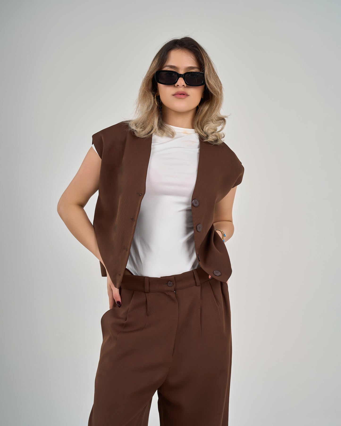 Compact v neck vest in brown
