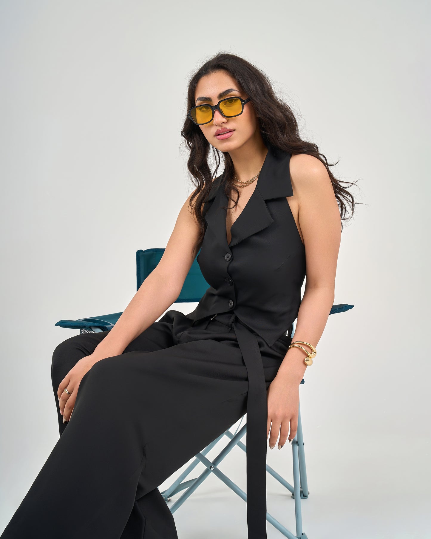 Collar waistcoat with back fastening