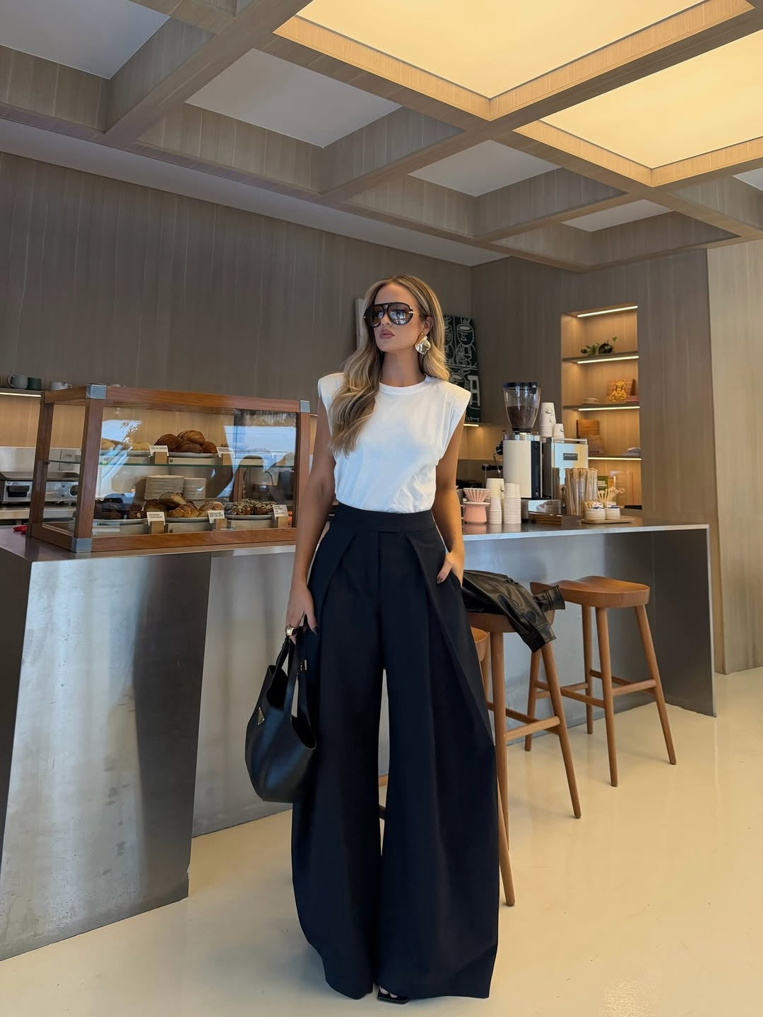 Wide Leg Pleated Trousers Black