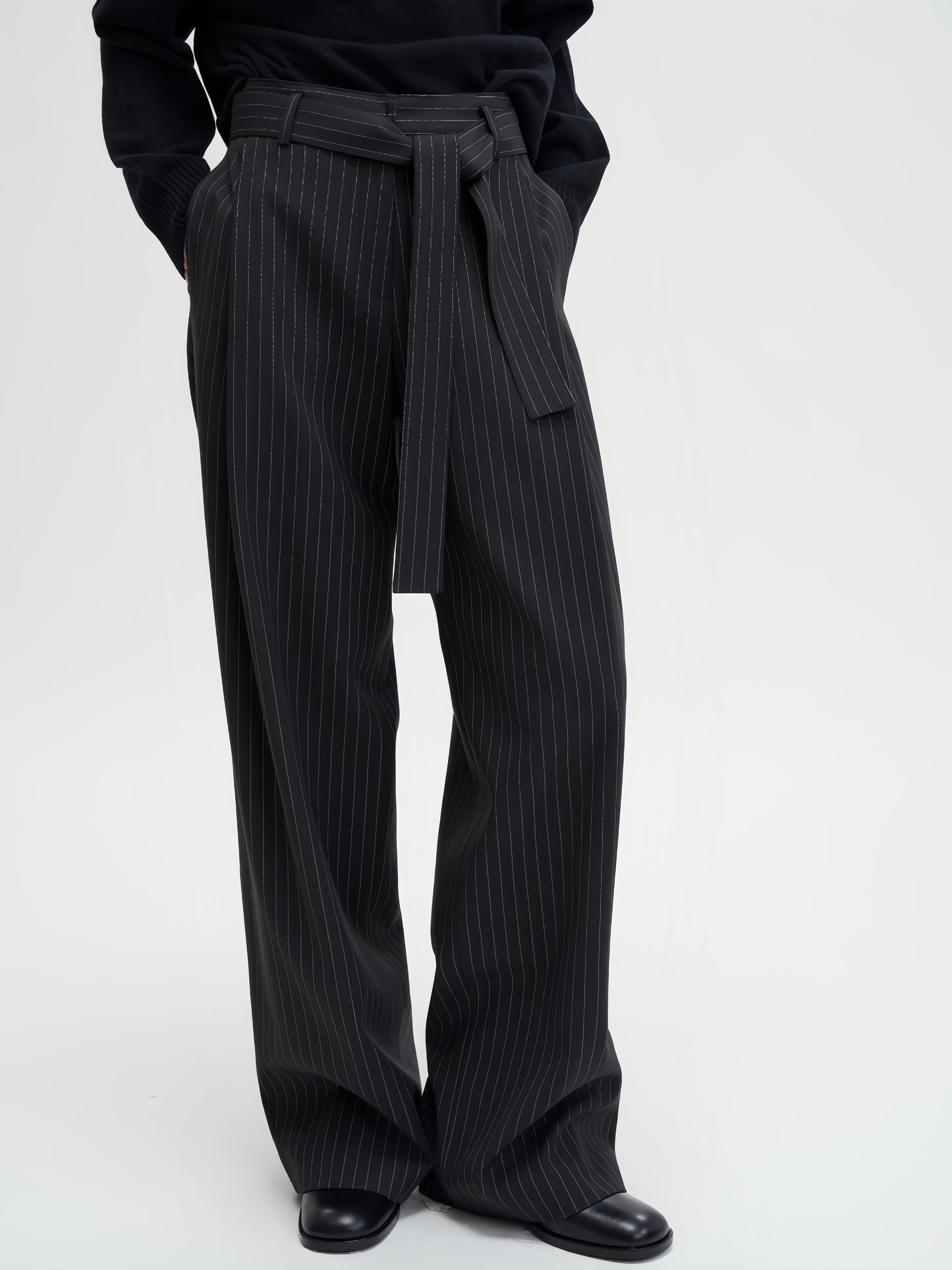 PLEATED TROUSERS WITH BELT