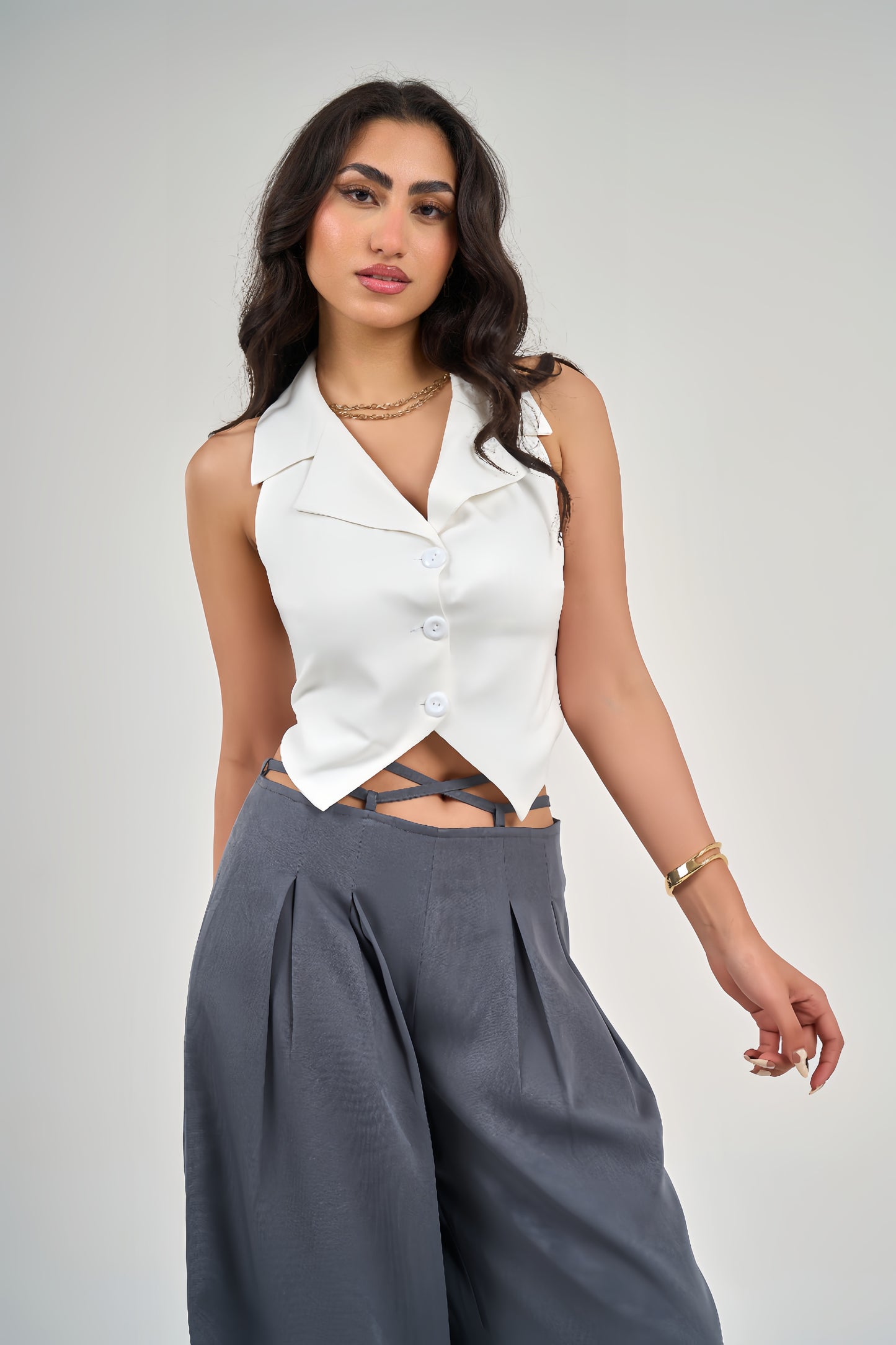 Collar waistcoat with back fastening