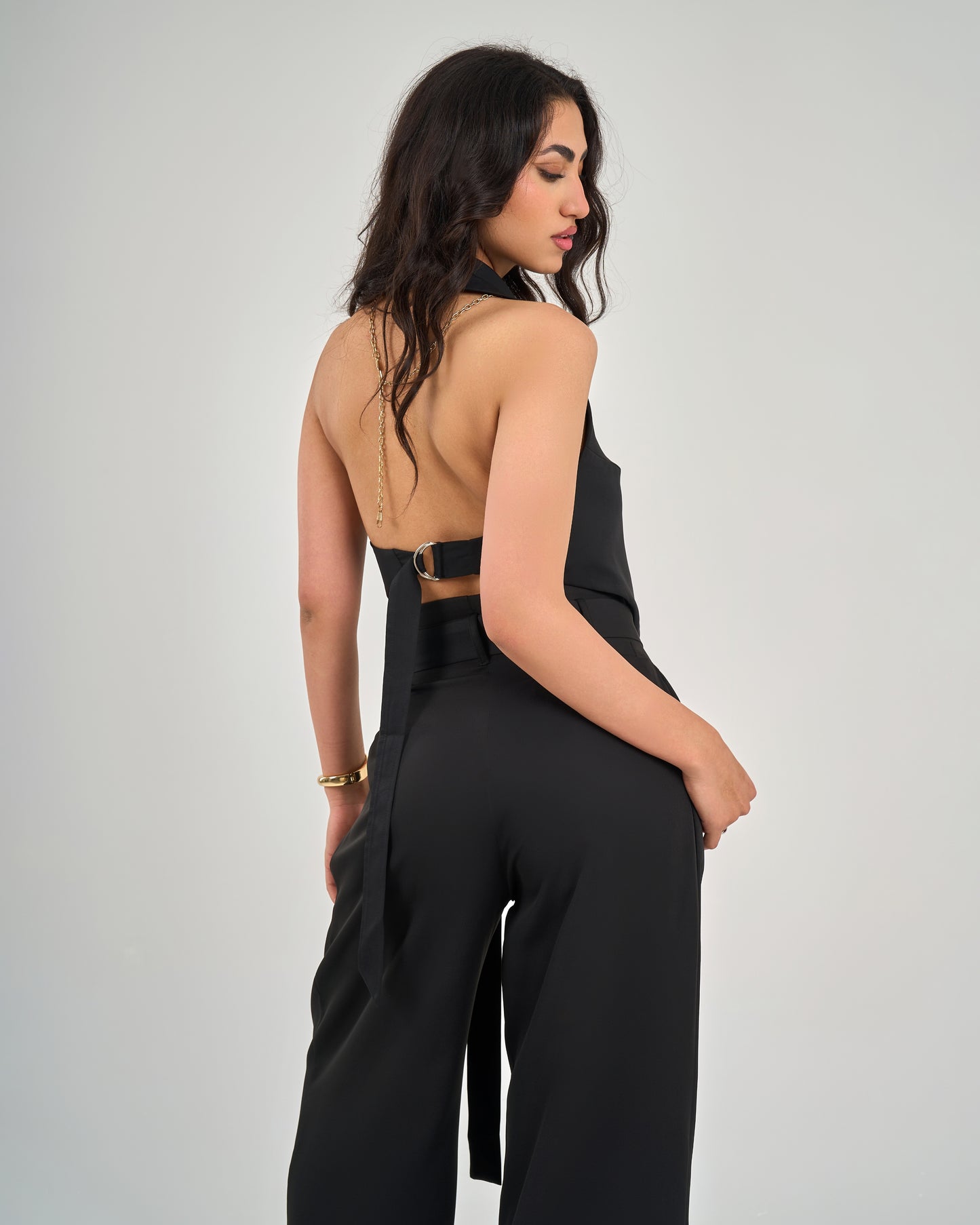Collar waistcoat with back fastening